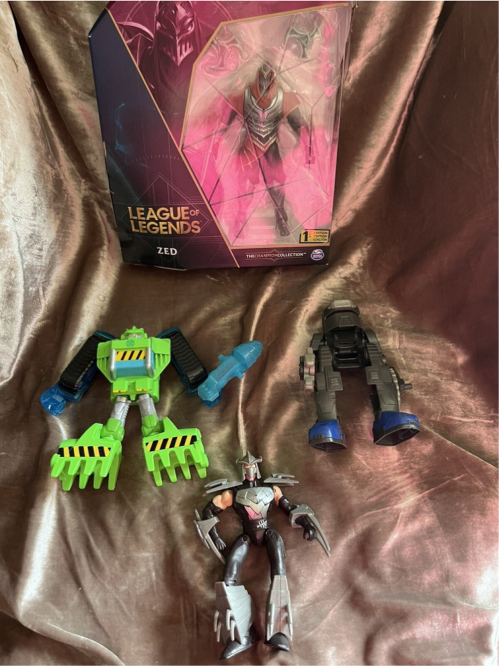mixed action figure lot Playskool Heroes Transformers Rescue Bots Boulder Green/